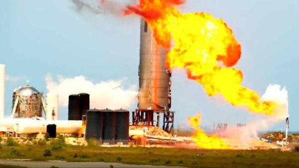 Το πρωτότυπο πυραύλου Starship SN4 της SpaceX εκρήγνυται κατά τη διάρκεια τεράστιας έκρηξης δοκιμής βολίδας