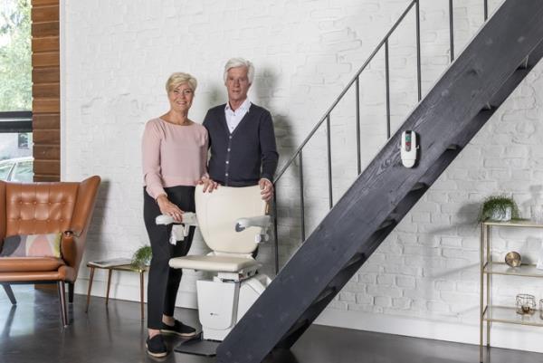 Η ανύψωση σκάλας - σημαντικά πλεονεκτήματα και μειονεκτήματα που πρέπει να γνωρίζετε πριν αγοράσετε μια καρέκλα για ηλικιωμένους με υψηλή σκάλα