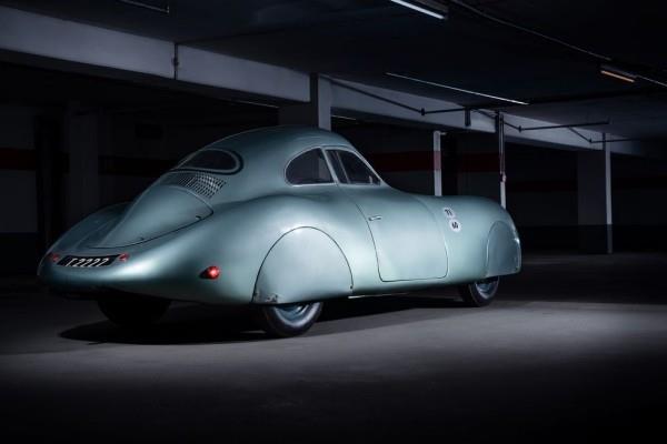 Η παλαιότερη Porsche Type 64 δημοπρατείται για 20 εκατομμύρια δολάρια seitenblick του 80χρονου αυτοκινήτου