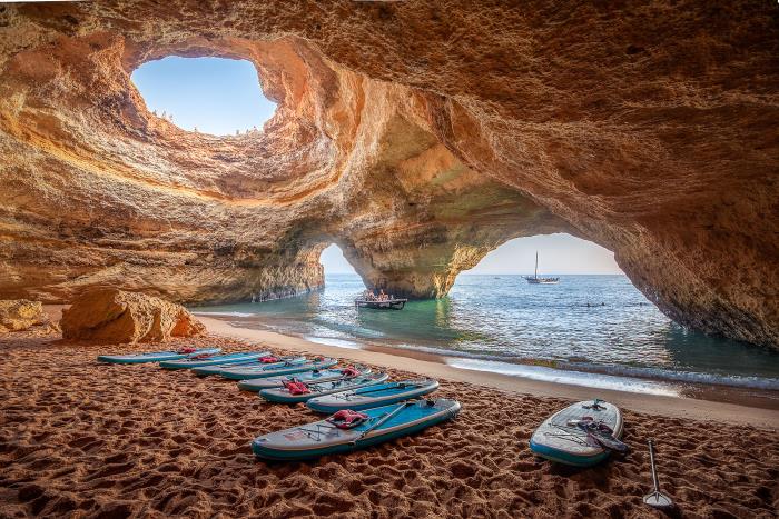 Η πιο όμορφη παραλία στην Ευρώπη Benagil Cave Beach στην Πορτογαλία Φυσικό θαύμα σπηλιά στο νερό