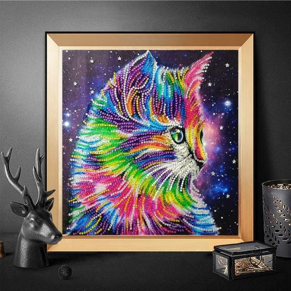 Ζωγραφική με διαμάντια - η τάση που λειτουργεί ενάντια στο στρες πολύχρωμο γατάκι γάτα