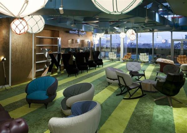 Η έδρα της Google στο Λονδίνο ρίχνει πράσινο χαλί