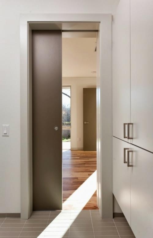 Ανακαίνιση της ξύλινης συρόμενης πόρτας της πόρτας εισόδου