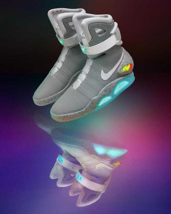 Τα κορδόνια του Nike Adapt Huarache προσαρμόζονται από τα Siri παπούτσια Nike mag πίσω στο μέλλον 2