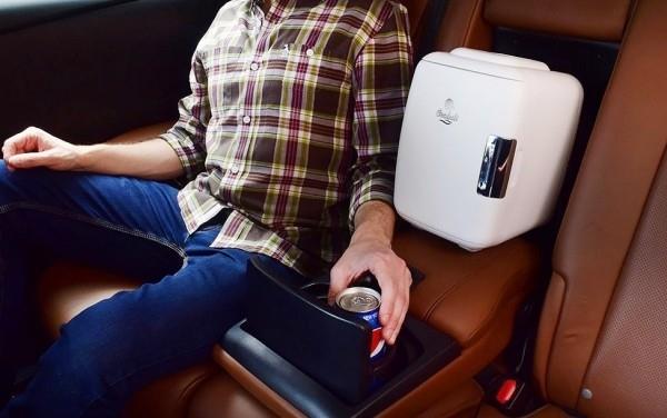 Τα καλύτερα gadgets αυτοκινήτου 2019 που εξασφαλίζουν περισσότερη ασφάλεια και άνεση εν κινήσει μίνι ψυγείο και πιο ζεστά για το αυτοκίνητο