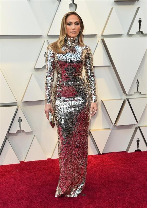 Τα καλύτερα ρούχα στα Όσκαρ 2019 Jennifer Lopez με ένα λαμπερό φόρεμα