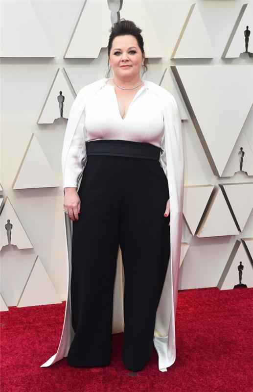 Τα καλύτερα ρούχα στα Όσκαρ 2019 Melissa McCarthy σε άσπρο και μαύρο