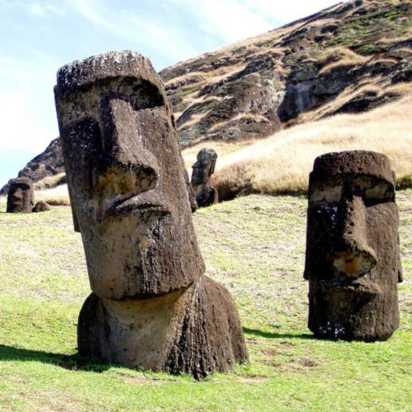 Κάτοικοι του νησιού του Πάσχα moai Το καταπληκτικό νησί του Πάσχα
