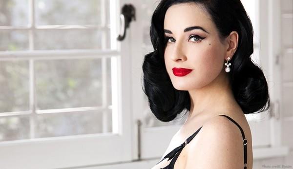 Η Dita von Teese είναι όμορφη σε στιλ New Burlesque