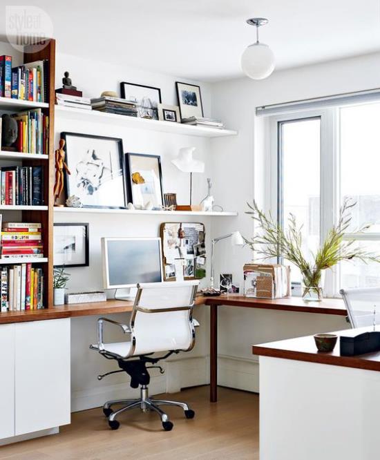 Γωνιακό γραφείο σύγχρονο γραφείο στο σπίτι άνετη καρέκλα γραφείου θετικό δωμάτιο κλιματική επιτυχημένη εργασία στο γραφείο του σπιτιού