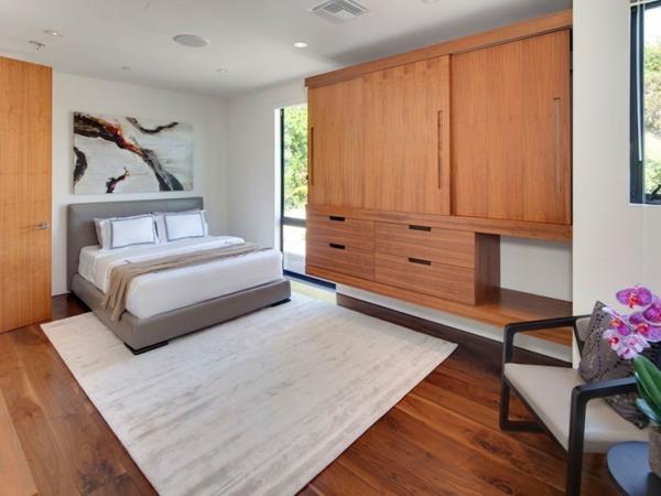 Ένα υπέροχο υπνοδωμάτιο ντουλάπα από ξύλινα έπιπλα κατοικίας