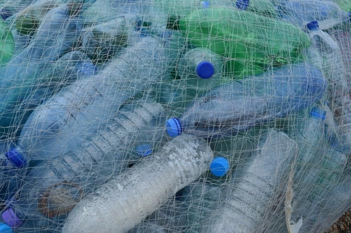 Παραδείγματα επίπλων και υφάσματα τάσης ανακυκλωμένα μπουκάλια πολυεστέρα 2021