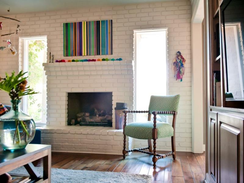 Ιδέες επίπλωσης σαλόνι τοίχου σχεδιασμός ουράνιο τόξο χρώματα διακόσμηση τζακιού