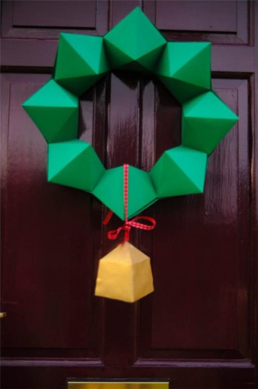 Φτιάξτε το δικό σας κομψό και απλό στεφάνι πόρτας για τα Χριστούγεννα