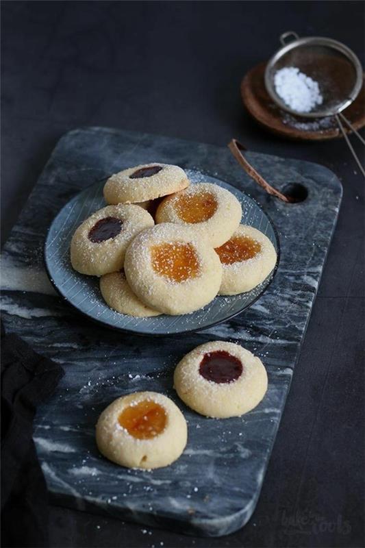 Μάτια αγγέλου με μπισκότα Marmalade Advent ψήνουν τα Χριστούγεννα