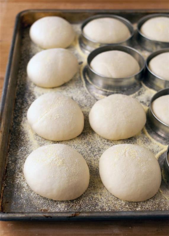 Συνταγή για αγγλικά muffins Αγγλικά δαχτυλίδια σε σχήμα muffin