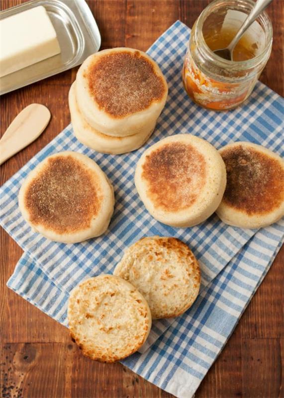 Αγγλικά muffins Συνταγή για αγγλικά muffins για πρωινό