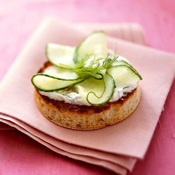 Bήστε αγγλικά muffins μόνοι σας συνταγή για υγιεινό πρωινό ιδέες αγγούρι