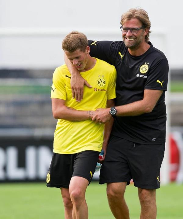 Ο Έρικ Ντουρμ και ο Γιούργκεν Κλοπ συναντιούνται κατ 'ιδίαν με τον προπονητή ποδοσφαίρου BVB