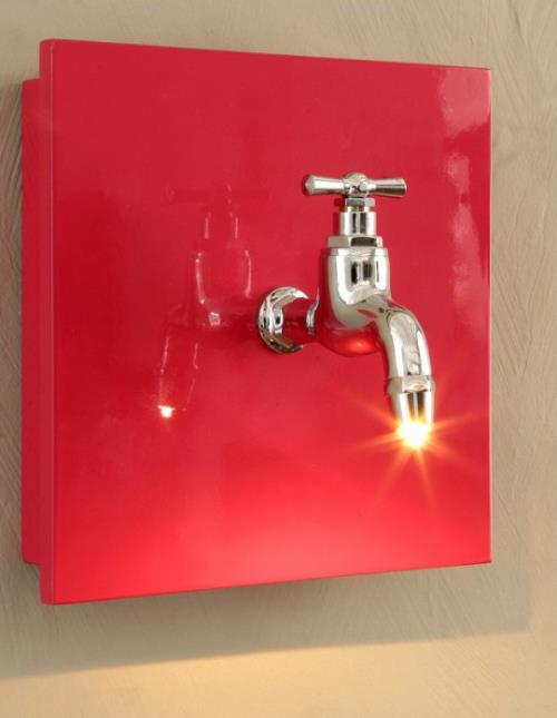 Εξαιρετικά φωτιστικά τοίχου Φωτιστικό τοίχου με τη μορφή βρύσης κόκκινη βάση ασυνήθιστο σχέδιο