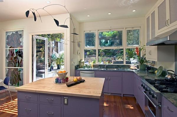 Χρώματα για ντουλάπια κουζίνας μοβ παράθυρο