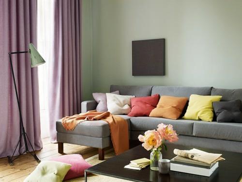 Χρώματα και τάσεις στα υφάσματα σπιτιού κουρτίνες καναπές πολύχρωμο μοβ
