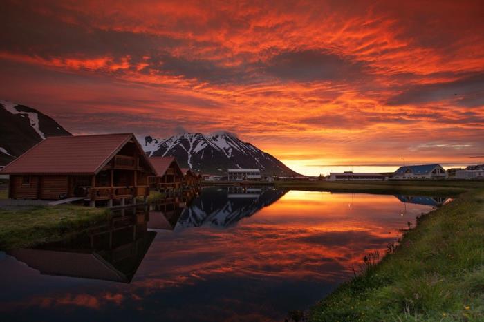 Νεράιδες και ξωτικά στο ηλιοβασίλεμα της Ισλανδίας