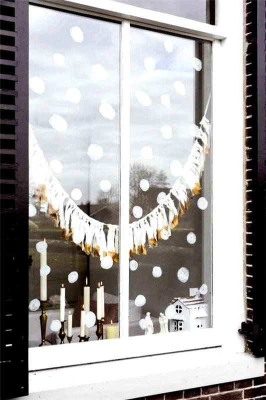 Εικόνες παραθύρων για τα Χριστούγεννα - μαγικές ιδέες και οδηγίες απλά διακοσμήστε με νιφάδες χιονιού