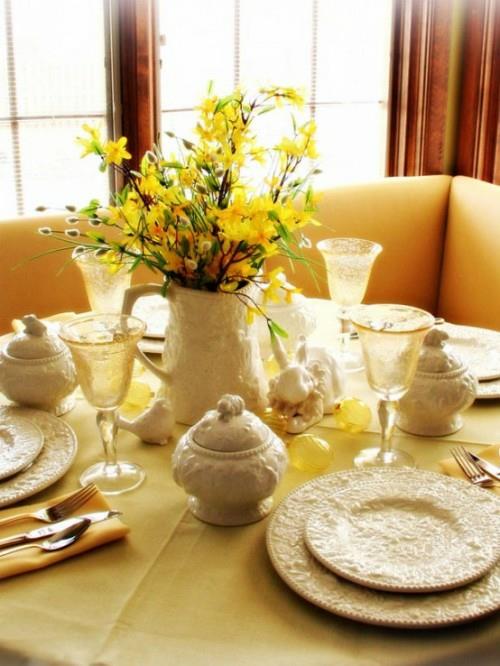 Διακοσμητικές ιδέες για Πασχαλινά κεραμικά πιάτα κίτρινο τραπέζι