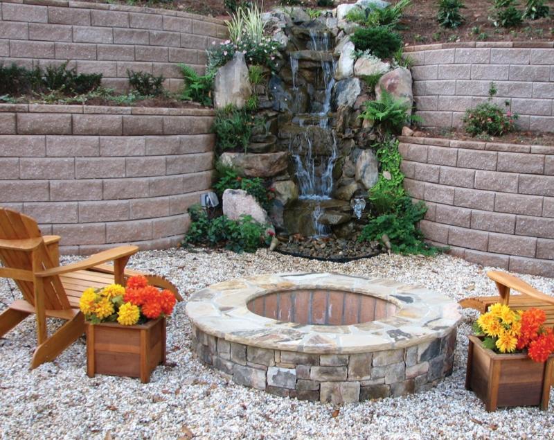 Firepit χτίστε μια πηγή νερού πέτρες πέτρες και χαλίκι κήπο σχεδιασμό ζεστά καλοκαιρινά βράδια