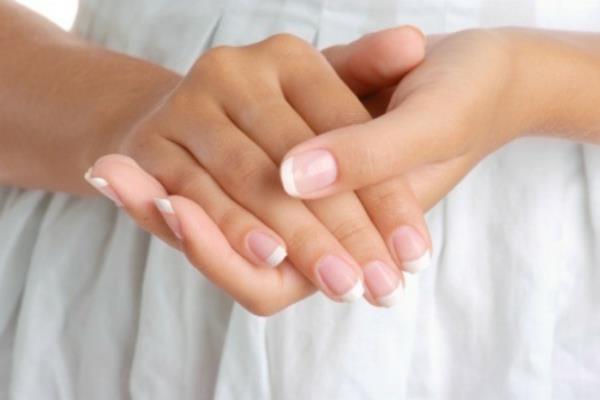 Φτιάξτε μόνοι σας νύχια Συμβουλές και κόλπα Πώς να βάψετε σωστά τα νύχια σας