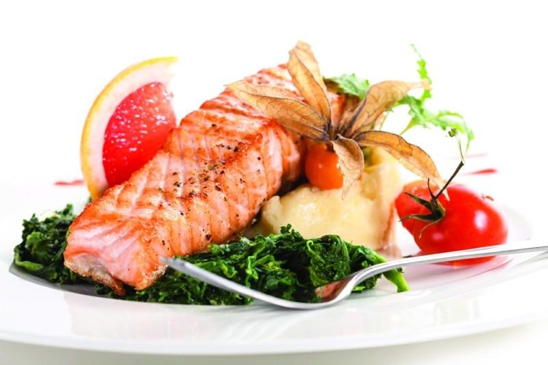 Dietάρια διατροφής ψάρια με σπανάκι υγιεινά τρόφιμα