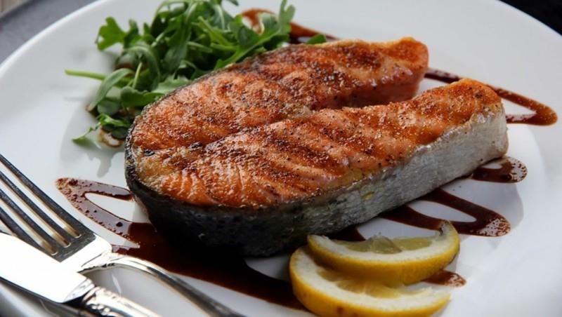 δίαιτα ψαριού φιλέτο σολομού υγιεινή τροφή