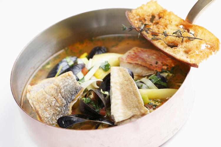 Προετοιμάστε πιάτα με ψάρι σούπα ψαριών συμβουλές για υγιεινή διατροφή