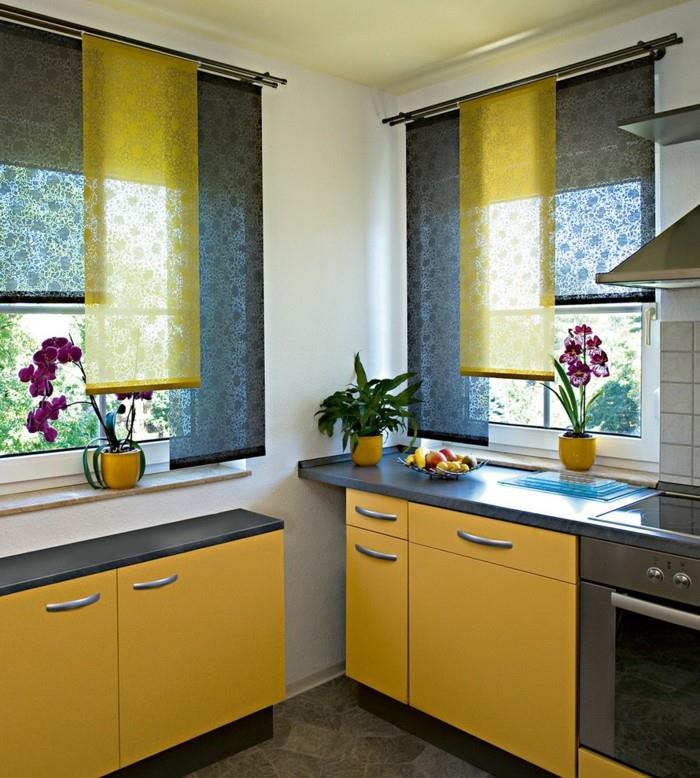 Πάνελ κουρτίνες παράθυρο κουζίνας σκούρο κίτρινο ντουλάπια κουζίνας