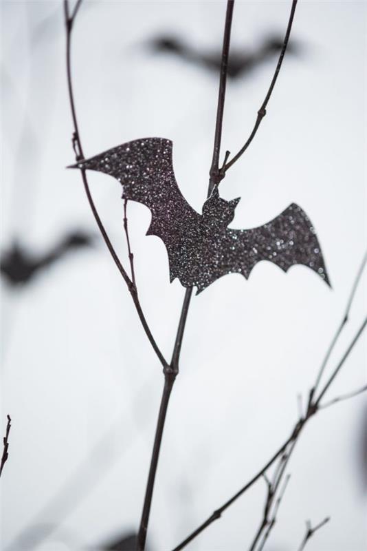 Μπαταρία νυχτερίδας με παιδιά για τις Απόκριες - 50 μαγευτικές ιδέες και οδηγίες νυχτερίδες κλαδιά από μαύρο χαρτί