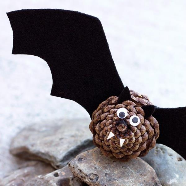 Bat tinker with children for Halloween - 50 μαγευτικές ιδέες και οδηγίες zapfen vampir bat diy