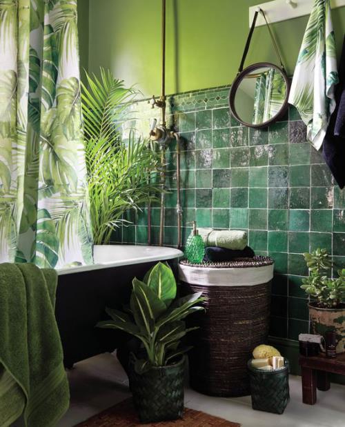 Πλακάκια στο μπάνιο δημιουργικά και τολμηρά τα πάντα με πράσινο, διαφορετικές αποχρώσεις, αειθαλή φυτά, πράσινη όαση