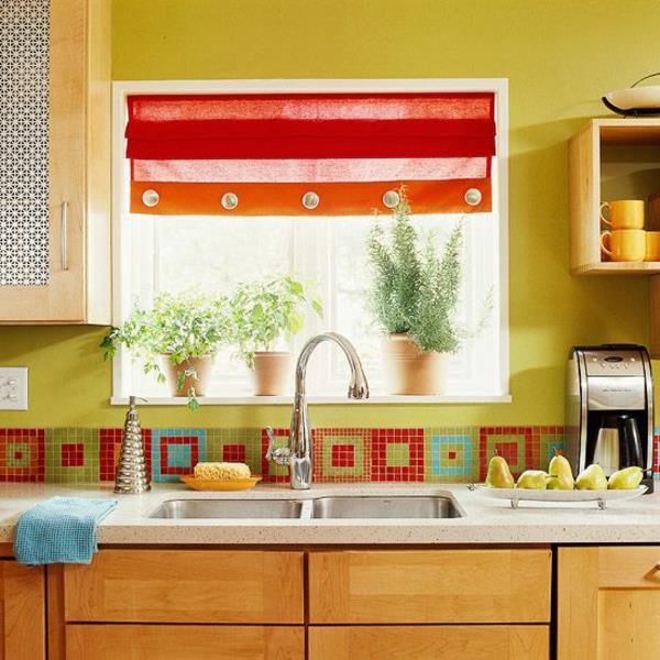 Χρώματα λάκας πλακιδίων και κεραμιδιών στο νεροχύτη της κουζίνας
