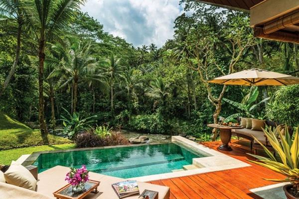 Το Four Seasons Resort Bali σχεδιάζει τον πίσω κήπο