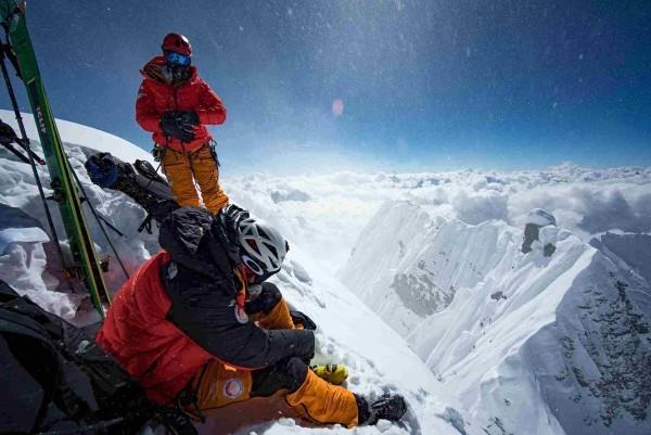 Futurelight - το πιο προηγμένο ύφασμα στον κόσμο από το The North Face κατεβαίνετε από το βουνό με σκι