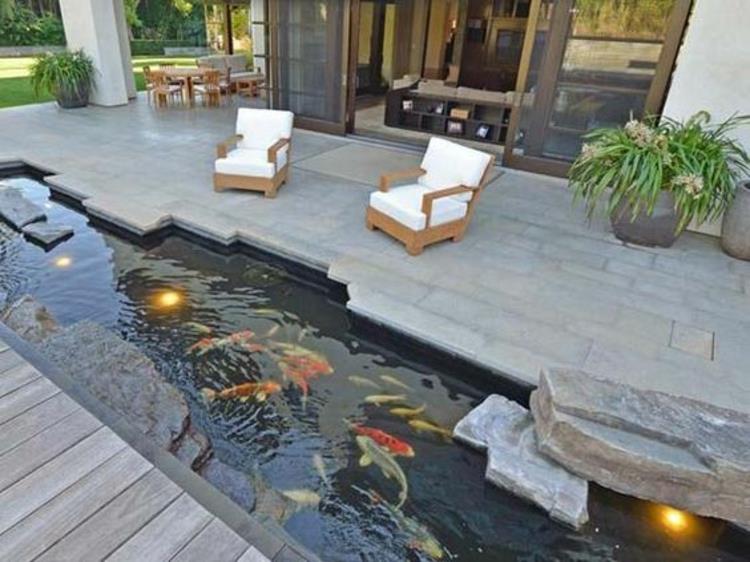 Εικόνες λίμνης κήπου Ιαπωνικές ιδέες κήπου ψαριών ξύλο βεράντας λιμνών