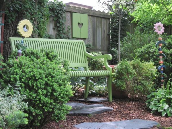 Διακοσμήστε τον πάγκο κήπου - ιδέες και συμβουλές για έναν μαγικό κήπο με όμορφο πράσινο πάγκο κήπου