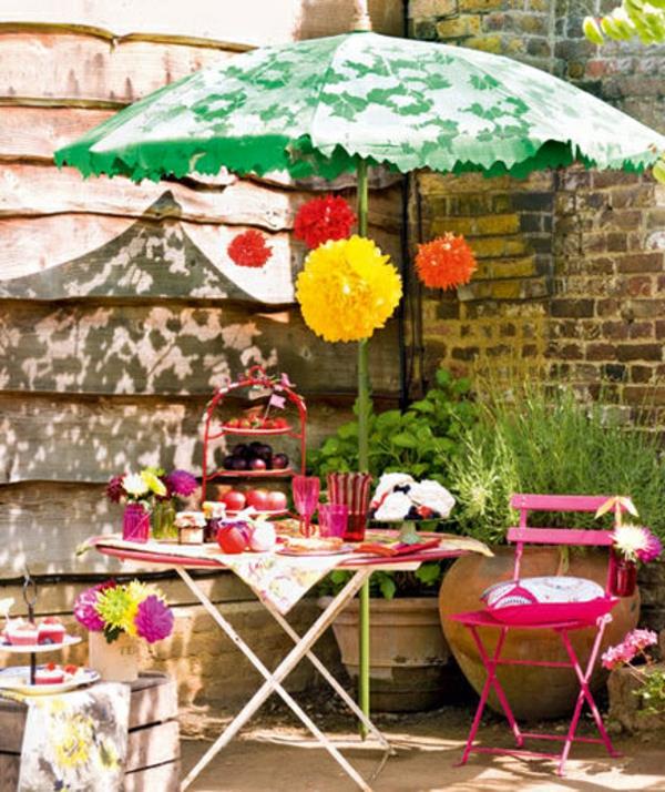 Οι διακοσμήσεις κήπου κάνουν τη δική σας ομπρέλα πολύχρωμη
