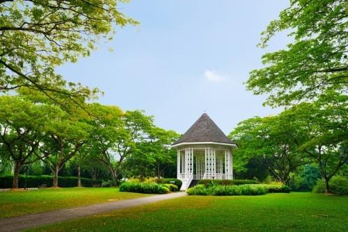 Σπίτι κήπου στο πράσινο τοπίο των βοτανικών κήπων της Σιγκαπούρης