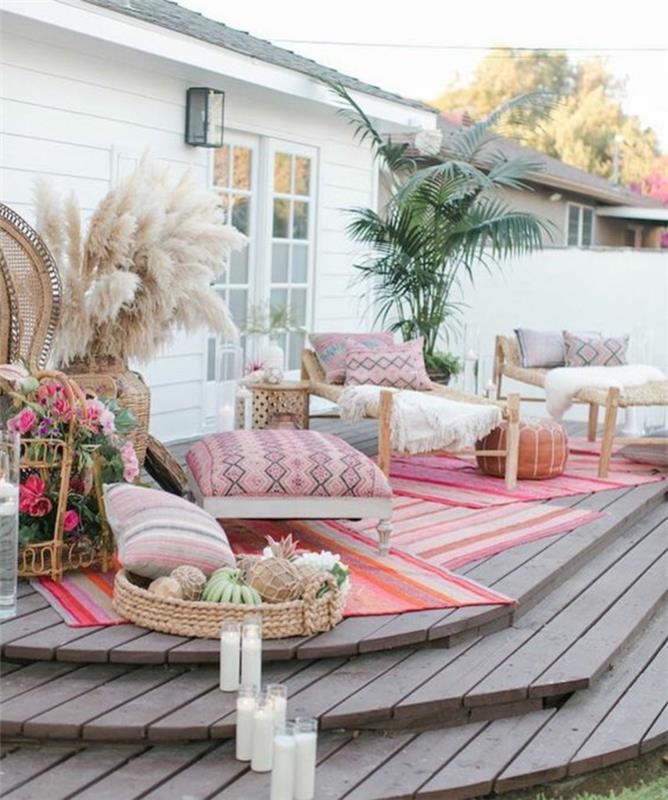 Οργανώστε πάρτι στον κήπο με ζεστή γωνιά σε εξωτερικούς χώρους ξύλινη βεράντα