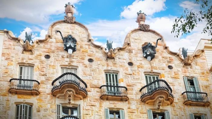 Gaudi Casa Calvet αξιοθέατο για τους τουρίστες