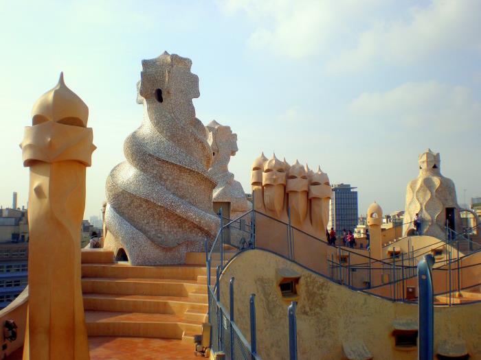 Gaudi Casa Mila το πρώτο κτίριο του 20ού αιώνα στον κατάλογο παγκόσμιας κληρονομιάς της UBESCO