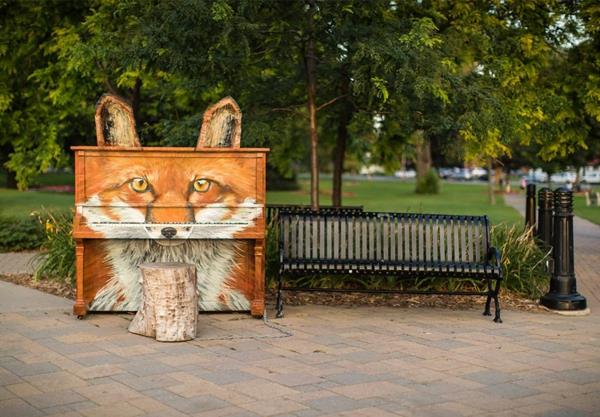 χρησιμοποιημένο πιάνο κορμό αλεπού πορτοκαλί