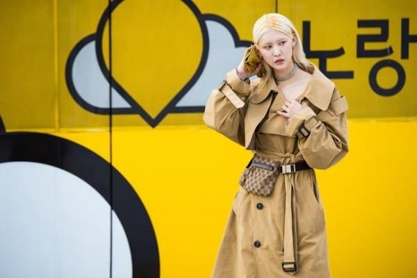 Κίτρινο φόντο - street style - street fashion